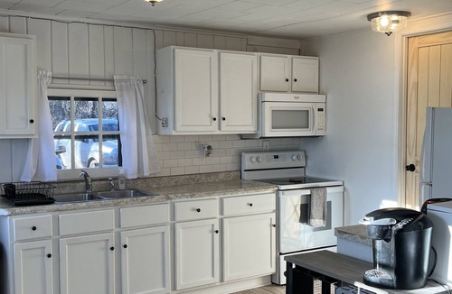Dresser Cabin | Cozy cabin for getaway! On a beautiful lake, 1 mile from Trollhaugen