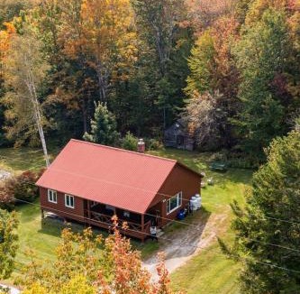 Stratton House | Cozy Cabin in Stratton Mountain & Mount Snow 10min