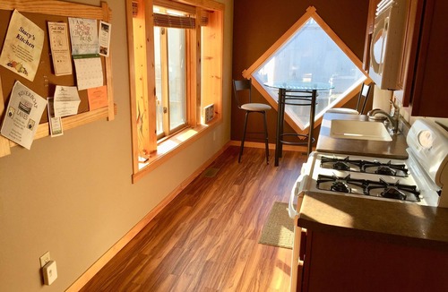 Wabasha Cabin | Cozy Cabin in the Heart of Downtown Wabasha