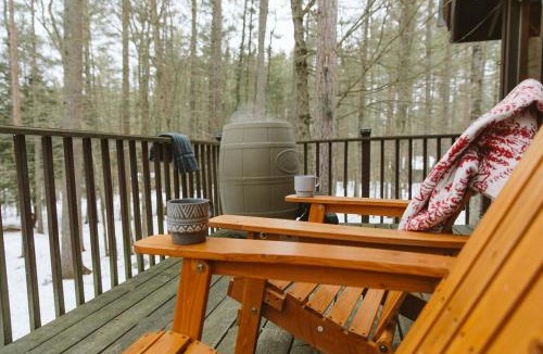 Jay Ski Chalet | Cozy Cabin near Lake Placid, Whiteface-King, Ice Barrel, Hot Tub