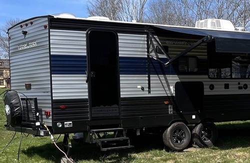 Graniteville House | Cozy camper, sleeps 6 comfortably.