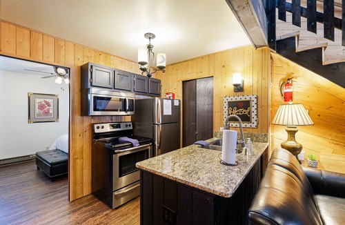 Angel Fire Condo | Cozy condo w/wood fireplace & picnic areas - 3 blocks to skiing, walk to town