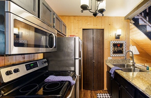Angel Fire Condo | Cozy condo w/wood fireplace & picnic areas - 3 blocks to skiing, walk to town