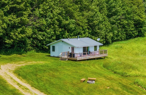 Rochester Cottage | Cozy cottage near Killington & Sugarbush