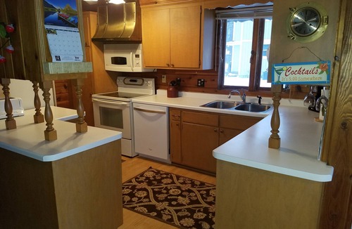 Star Prairie Cabin | Cozy cottage on Cedar Lake