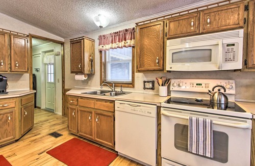Crosby Cabin | Cozy Crosby Cabin Near Serpent Lake + Main St