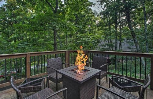 Wintergreen House | Cozy 'Hillside Hideaway' in Wintergreen Resort!