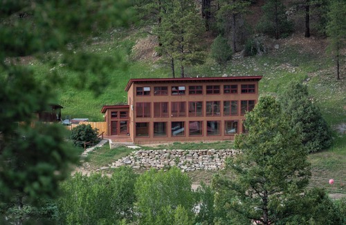 Vadito House | Cozy house at Sipapu Ski Resort with a gorgeous view overlooking the mountain