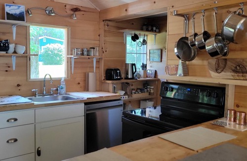 North Ferrisburgh Cottage | Cozy lakefront 2 1/2 bedroom home on Lake Champlain, with dock and deck.