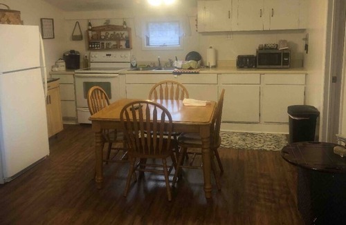 Grand Isle Cottage | Cozy Lakefront Cottage