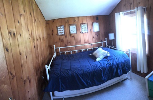 Grand Isle Cottage | Cozy Lakefront Cottage