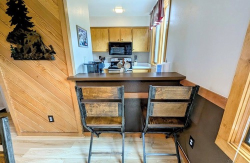 Lakeside Village Condo | Cozy Lakefront Escape | Pool + Hot Tub