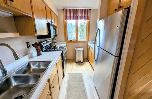 Lakeside Village Condo | Cozy Lakefront Escape | Pool + Hot Tub