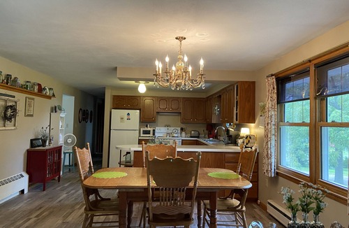 Nelson House | Cozy Mid-Century home on the scenic River Road.