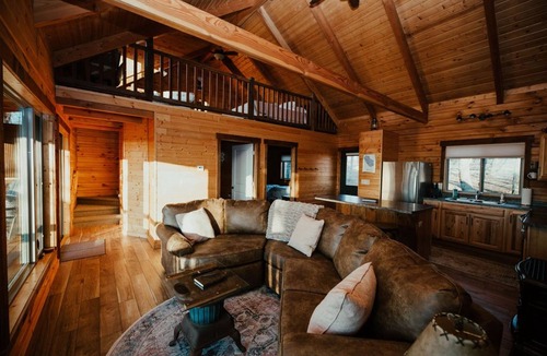 Mindoro Cabin | Cozy Moss Hill Cabin @ Highest Elevation in CTY