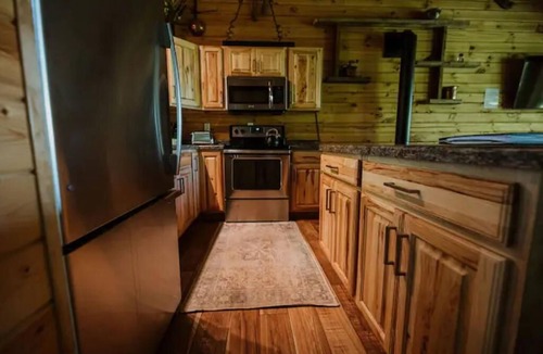 Mindoro Cabin | Cozy Moss Hill Cabin @ Highest Elevation in CTY