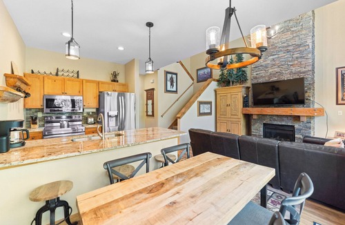 Lakeside Village Condo | Cozy Mountain Hideaway in Keystone — Relax in Peace, Ski in Minutes!