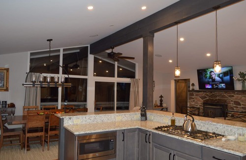 Middlebury - Warren House | Cozy One Story Home Surrounded by Mountain Views, Trees near Middlebury College