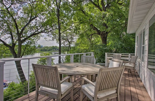 Plymouth Cottage | Cozy Plymouth Cottage w/Medicine Lake View!