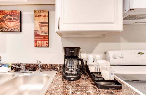 Roseville House | Cozy Private House W/Beautiful View of Lake Owasso!