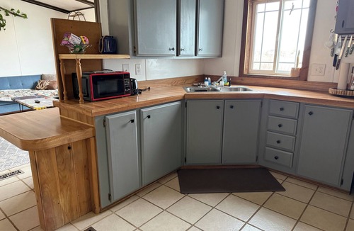 Sheridan House | Cozy, quiet 3bdrms ,2bath, 2acres. Dog frndly with fee