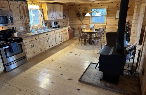 De Soto Cabin | Cozy Ridge Retreat