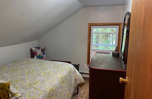 Gloversville House | Cozy Sacandaga Lake Front Retreat