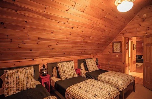 Jay Cabin | Cozy Secluded Lodge ~ Hottub/Pool/Sauna/Gameroom