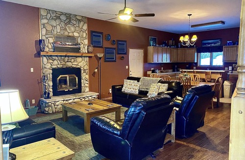 Red River House | Cozy Six Bedroom Home Red River, NM