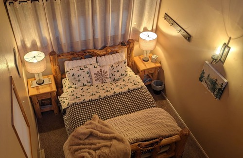Taos Ski Valley Cabin | Cozy Taos Ski Valley Family Cabin