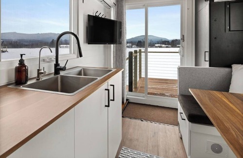 Morrisville House | Cozy Tiny House w/Beautiful Stowe Mountain Views!