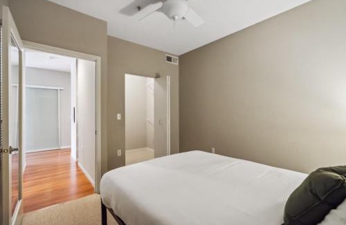 Mill District Apartment | CozySuites 2BR Mill District with pool, gym #02