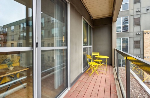Mill District Apartment | CozySuites Mill District with pool, gym #06