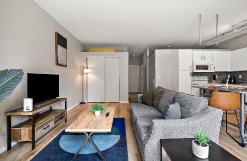 Mill District Apartment | CozySuites Mill District with pool gym #13