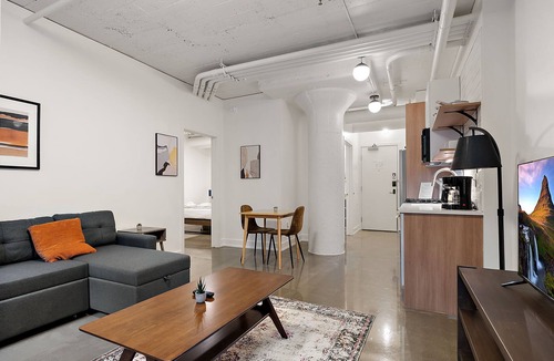 Warehouse District Apartment | CozySuites NLG - Modern 1BR condo #02