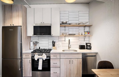 Warehouse District Apartment | CozySuites NLG - Modern 1BR condo #31