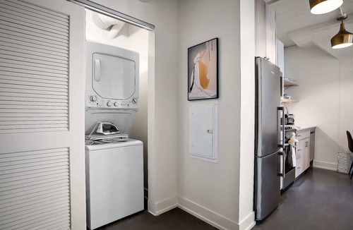 Warehouse District Apartment | CozySuites NLG - Modern 1BR condo #31