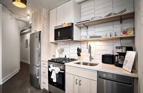 Warehouse District Apartment | CozySuites NLG - Modern 1BR condo #32