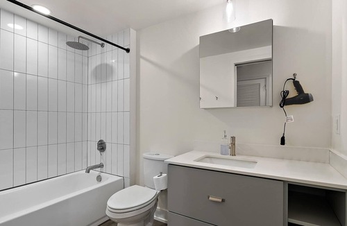 Warehouse District Apartment | CozySuites NLG - Modern 2BR condo #10