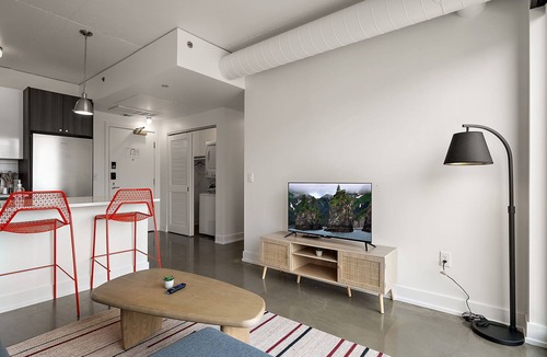 Warehouse District Apartment | CozySuites NLG - Modern 2BR condo #16