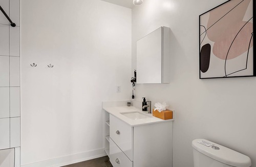 Warehouse District Apartment | CozySuites NLG - Modern 2BR condo #14