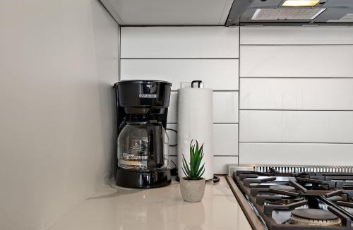 Warehouse District Apartment | CozySuites NLG - Modern 2BR condo #16