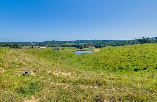 Campton House | Creek, Trails & Falls! Rural Red River Gorge Cabin