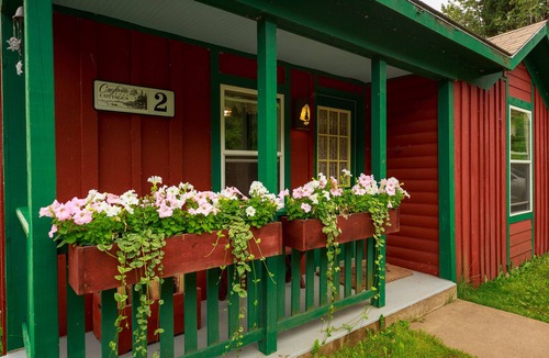 Croftville Cottage | Croftville Road Cottages #2. On the Shore of Lake Superior. Cozy and Romantic.