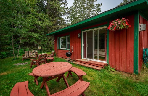 Croftville Cottage | Croftville Road Cottages #3. On the Shore of Lake Superior. Cozy and Romantic.