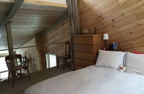 Waterbury Cabin | Crossett Hill Lodge: Loft