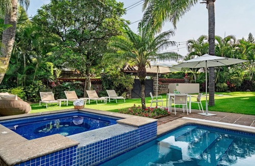 Tlaltenango House | Cuernavaca Villa with Pool, Jacuzzi & Gardens