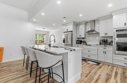 Lexington House | Curated 4BD/3.5BA Ranch, Hamburg Off I-75 & 14 Min to KY Horse Park Pet-Friendly