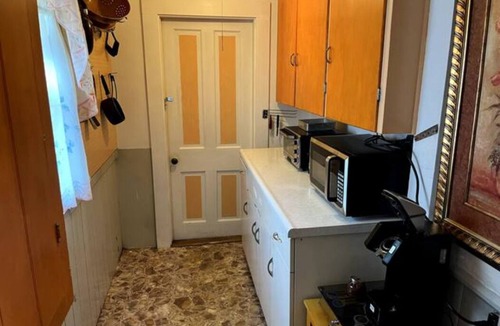 Littleton House | Cute 6-Bedroom Getaway in the heart of Littleton