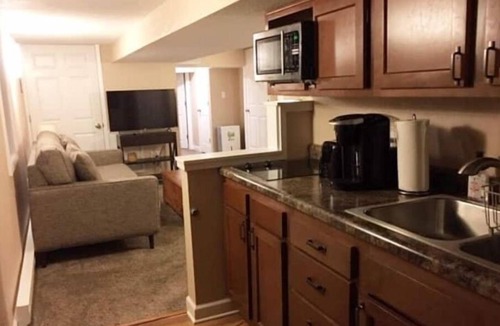Summit Hill Apartment | Cute and quiet 1 Bedroom Apartment